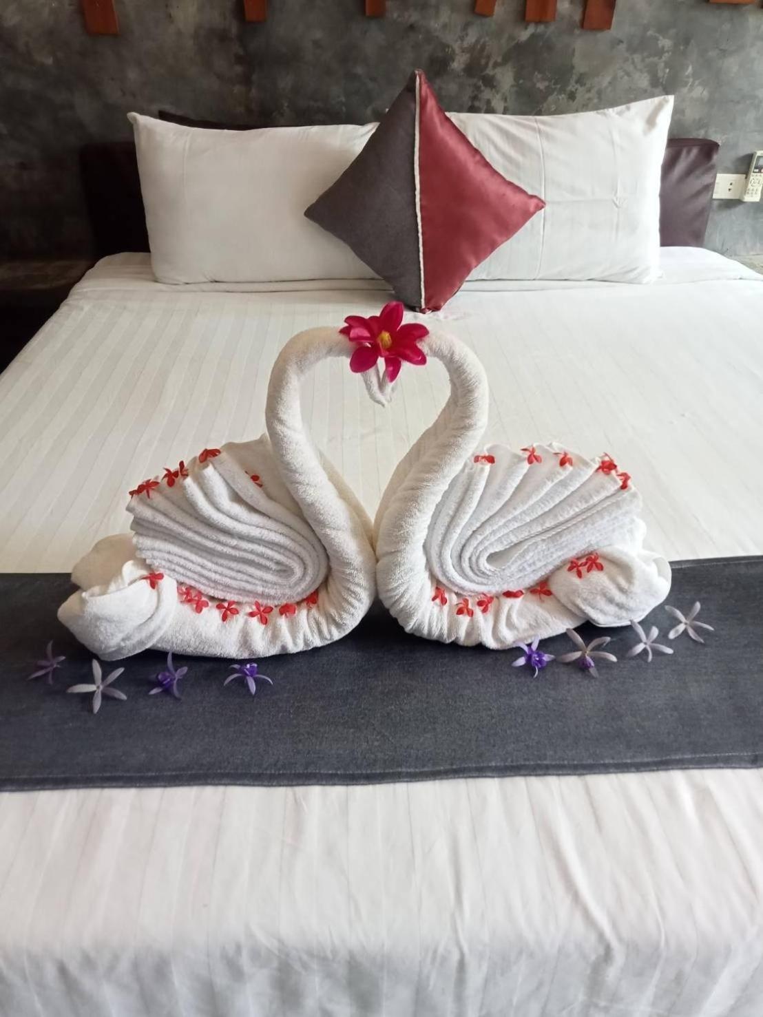 Keeree Loft Resort Thong Pha Phum Ngoại thất bức ảnh