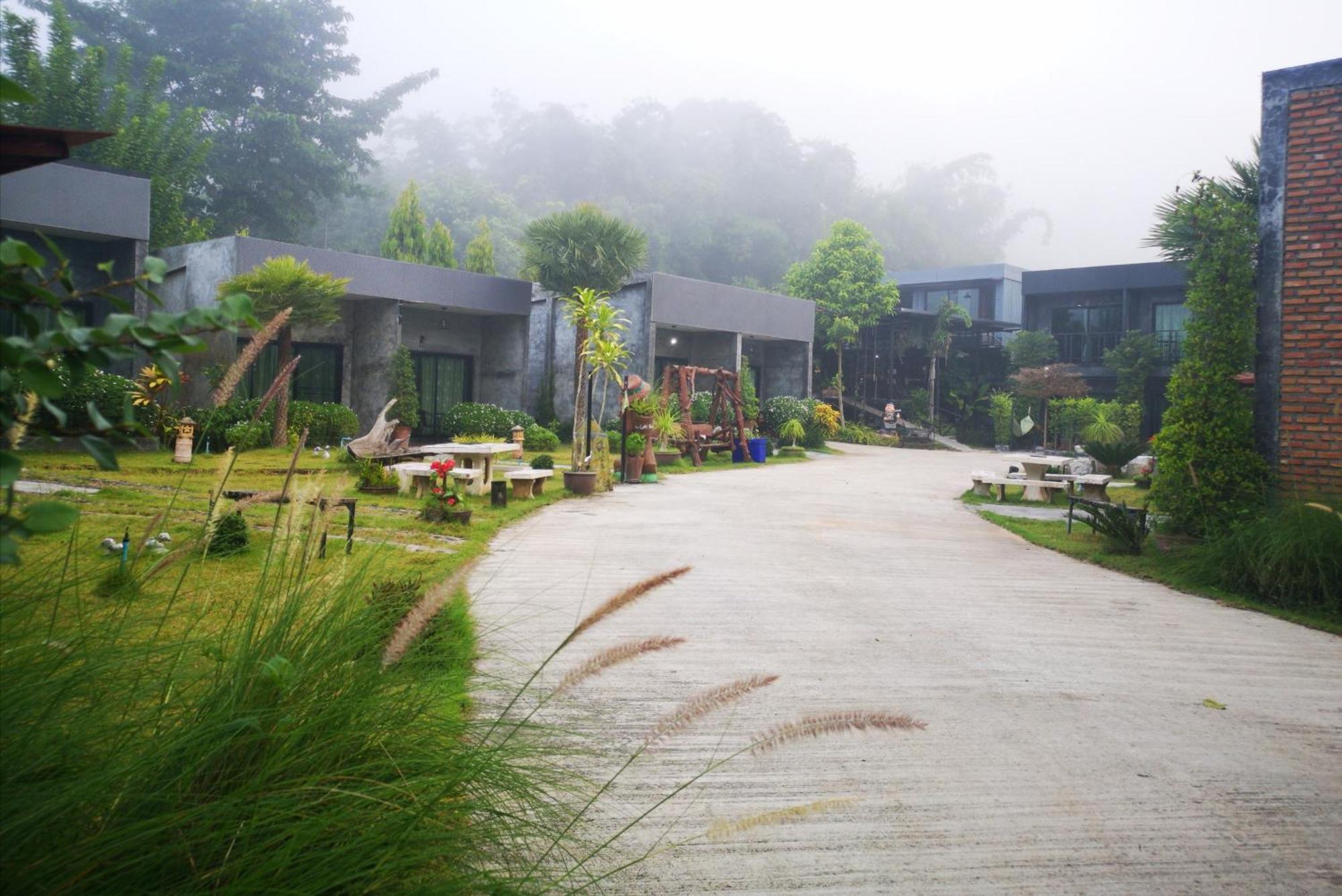 Keeree Loft Resort Thong Pha Phum Ngoại thất bức ảnh