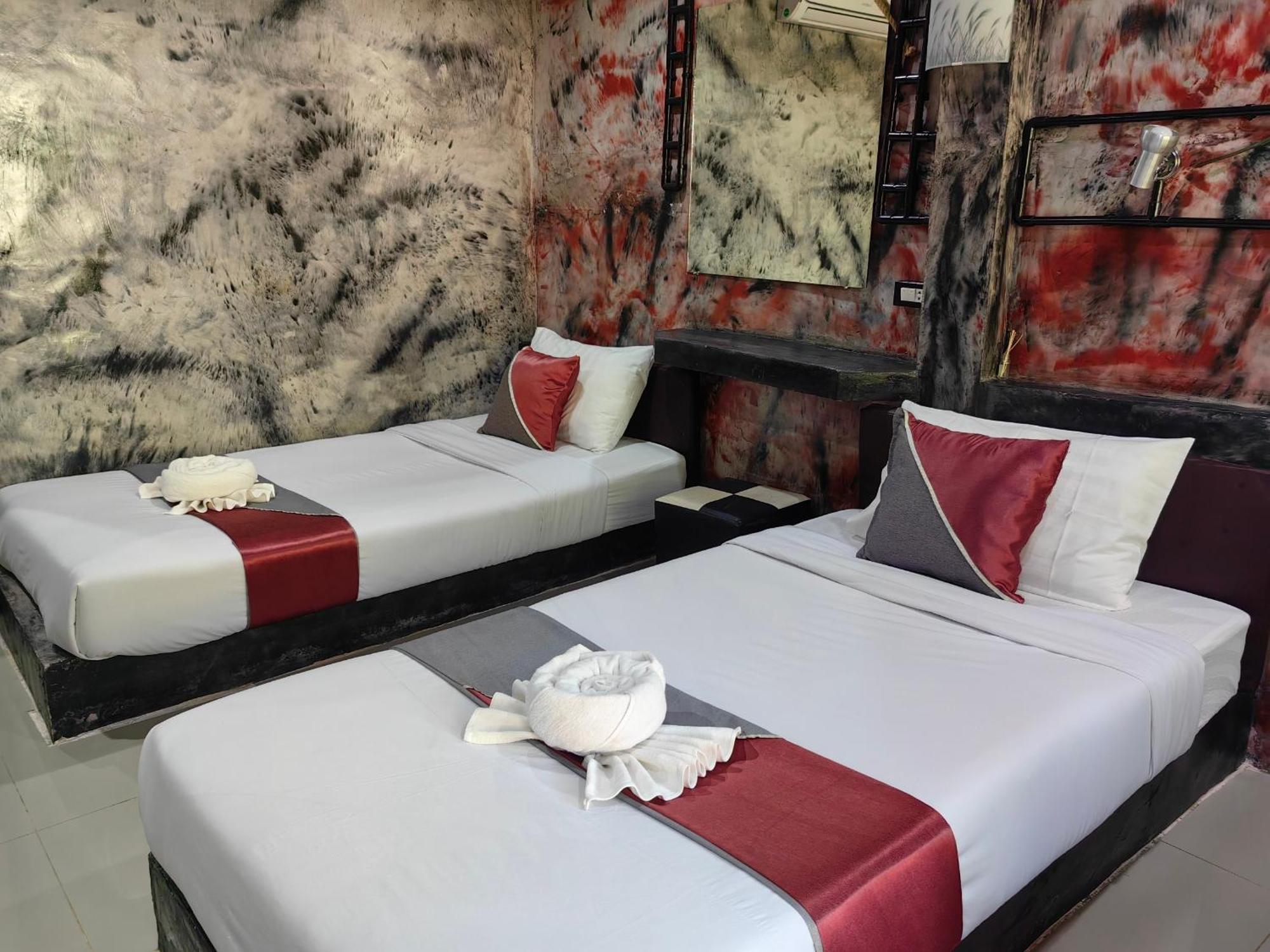 Keeree Loft Resort Thong Pha Phum Ngoại thất bức ảnh